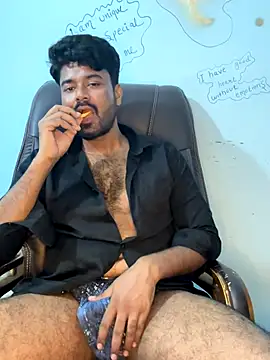 MeekBatgirl online show from 10.30.25