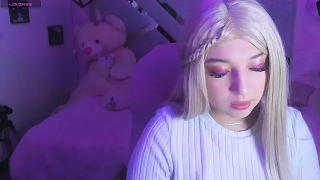 AnaVelvett online show from 10.16.25