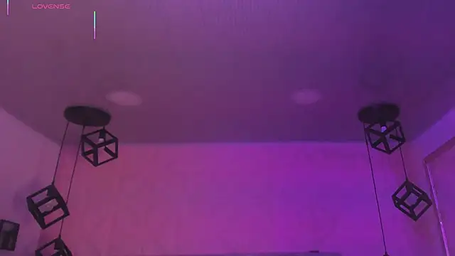 AnaVelvett online show from 10.17.25