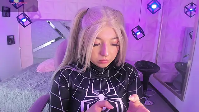 AnaVelvett online show from 10.31.25