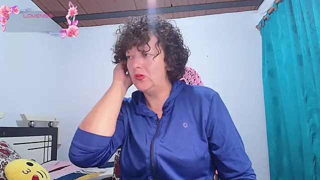 Snapshot of Miss_Oriana chatting on 10.15.25 Miss Oriana online show from 10.15.25