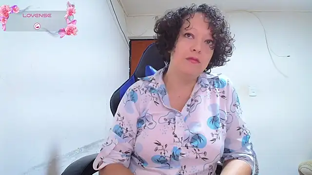 Snapshot of Miss_Oriana chatting on 10.27.25 Miss Oriana online show from 10.27.25