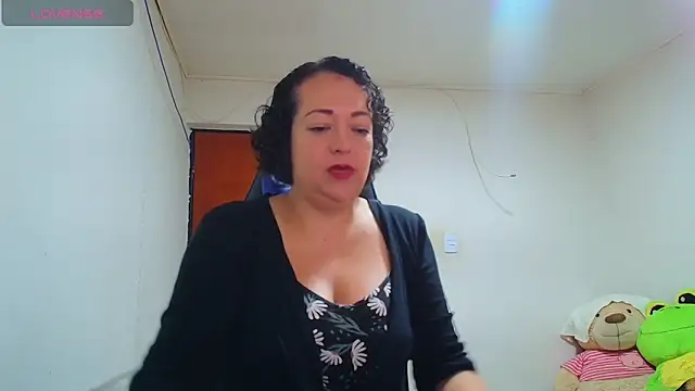 Snapshot of Miss_Oriana chatting on 11.14.25 Miss Oriana online show from 11.14.25