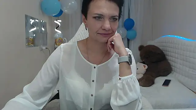 AvaSaturnian online show from 09.28.25