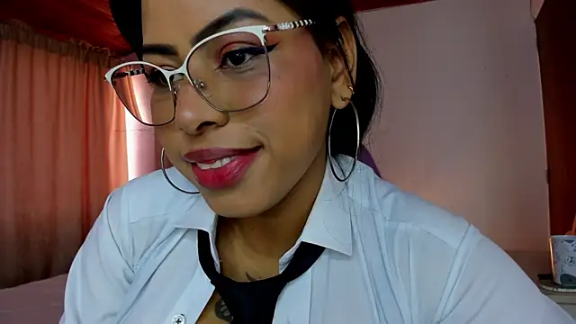Snapshot of Michluxe_69 chatting on 06.25.26 Michluxe 69 online show from 06.25.26