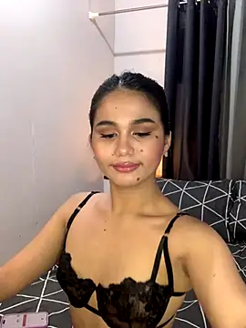 AngelHille online show from 10.03.25