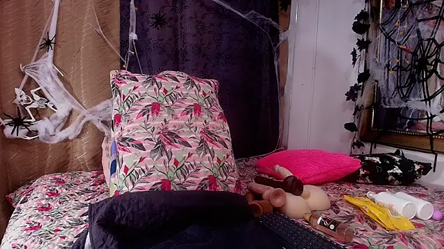 sweegirl69 online show from 10.26.25