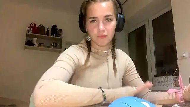 BunnyTiedeman online show from 09.24.25