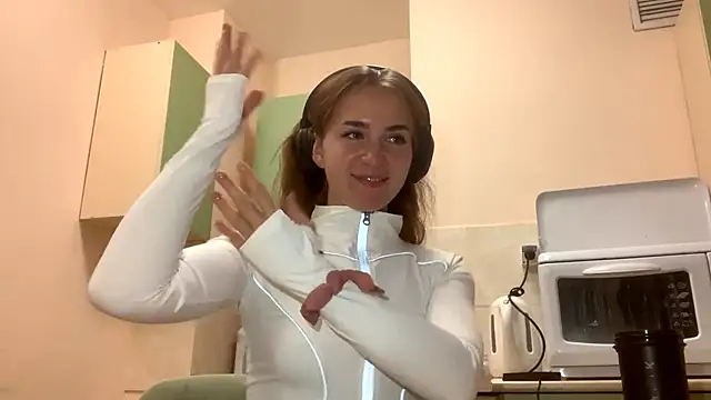 BunnyTiedeman online show from 09.26.25