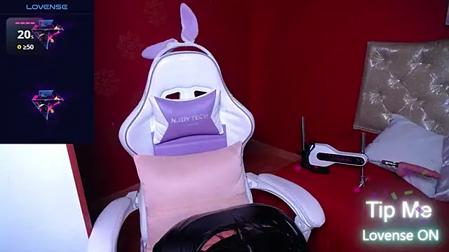 Snapshot of Violet-Flow chatting on 10.14.25 Violet-Flow online show from 10.14.25