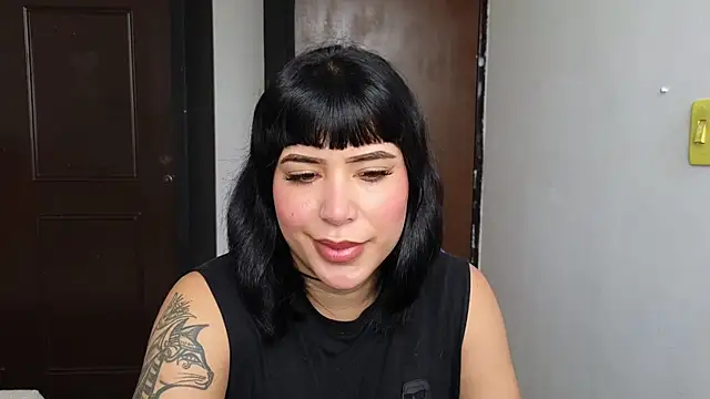 Snapshot of dahiana_marin chatting on 06.23.26 dahiana marin online show from 06.23.26