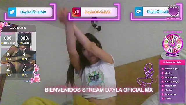 Snapshot of Clavelnegro chatting on 11.12.25 Clavelnegro online show from 11.12.25