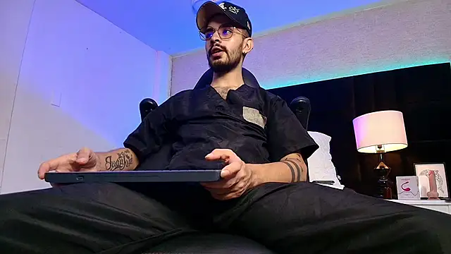 HairyDiamond  online show from 10.30.25