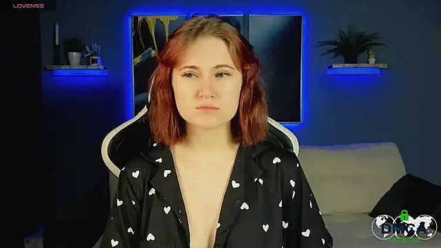 Snapshot of Roxy_foxi chatting on 10.18.25 Roxy foxi online show from 10.18.25