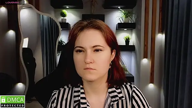 Snapshot of Roxy_foxi chatting on 10.20.25 Roxy foxi online show from 10.20.25