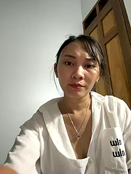 Almond-cute online show from 09.20.25