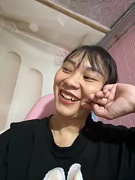 Almond-cute online show from 09.21.25