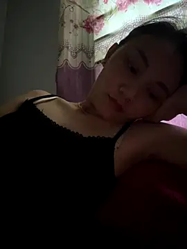 Almond-cute online show from 09.22.25