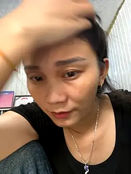 Almond-cute online show from 09.24.25