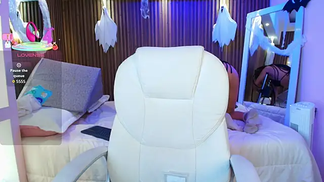 AlanaWalker9 online show from 10.18.25