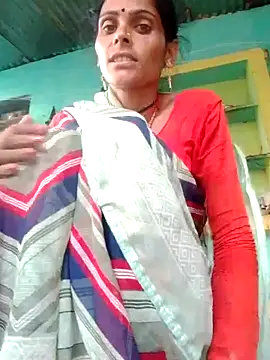 Snapshot of H_seema chatting on 10.13.25 H seema online show from 10.13.25