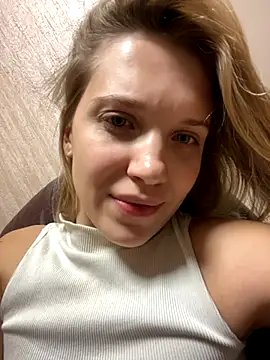 Snapshot of AlisaMyers chatting on 10.02.25 AlisaMyers online show from 10.02.25