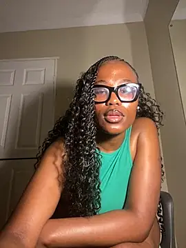 Moonzy77 online show from 10.02.25