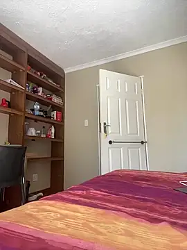 Moonzy77 online show from 10.03.25