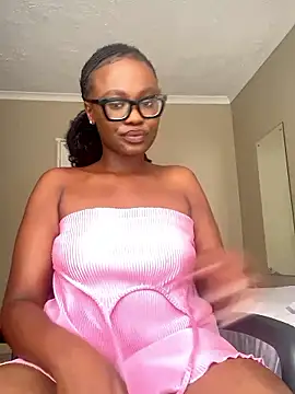 Moonzy77 online show from 10.18.25