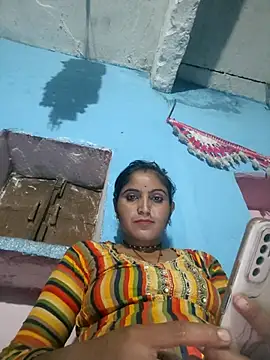 Snapshot of LUCKY_cut chatting on 10.07.25 LUCKY cut online show from 10.07.25