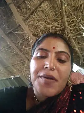 Snapshot of LUCKY_cut chatting on 10.12.25 LUCKY cut online show from 10.12.25