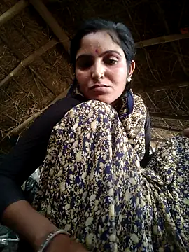 Snapshot of LUCKY_cut chatting on 10.16.25 LUCKY cut online show from 10.16.25