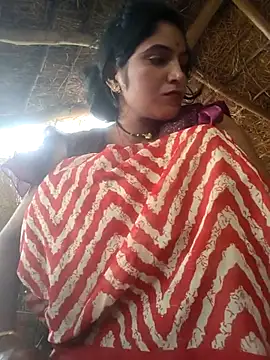 Snapshot of LUCKY_cut chatting on 10.17.25 LUCKY cut online show from 10.17.25