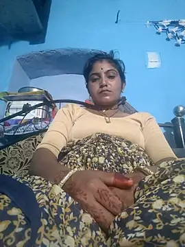 Snapshot of LUCKY_cut chatting on 10.21.25 LUCKY cut online show from 10.21.25