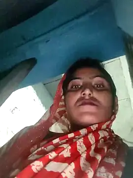 Snapshot of LUCKY_cut chatting on 10.22.25 LUCKY cut online show from 10.22.25