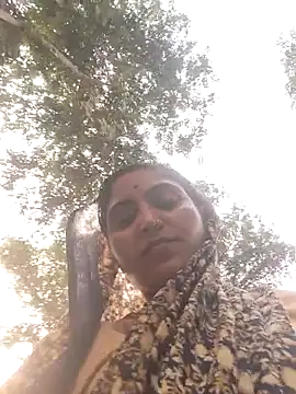 Snapshot of LUCKY_cut chatting on 10.25.25 LUCKY cut online show from 10.25.25