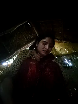 Snapshot of LUCKY_cut chatting on 10.28.25 LUCKY cut online show from 10.28.25