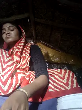 Snapshot of LUCKY_cut chatting on 10.30.25 LUCKY cut online show from 10.30.25