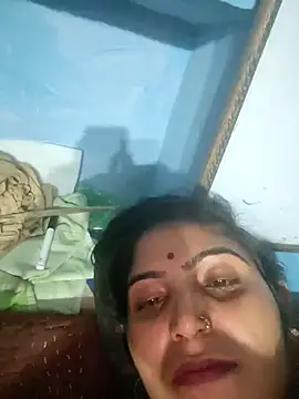 Snapshot of LUCKY_cut chatting on 11.02.25 LUCKY cut online show from 11.02.25