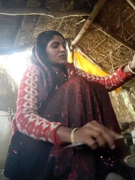 Snapshot of LUCKY_cut chatting on 11.08.25 LUCKY cut online show from 11.08.25