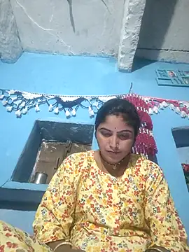 Snapshot of LUCKY_cut chatting on 11.10.25 LUCKY cut online show from 11.10.25