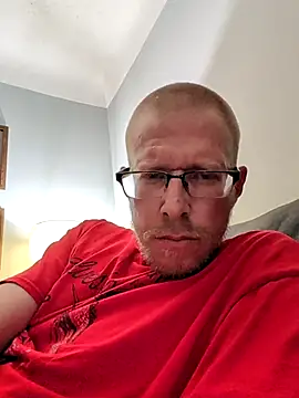MrLeakyHelmet online show from 09.22.25