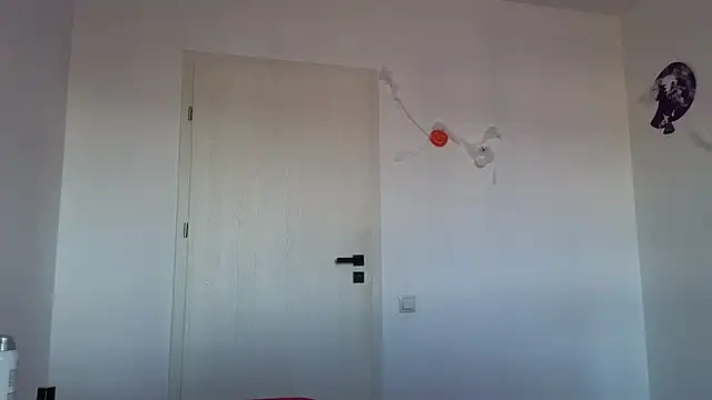 Snapshot of crystalxx18 chatting on 10.29.25 crystalxx18 online show from 10.29.25