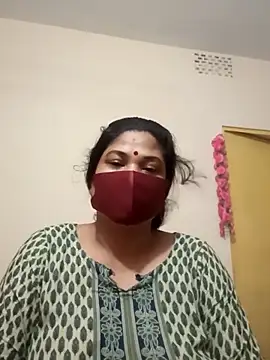 Nila Boudi online show from 09.22.25