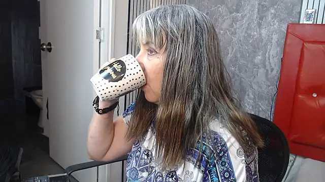 Snapshot of linda__mature chatting on 09.11.25 linda mature online show from 09.11.25