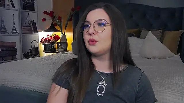 Mia Swano online show from 11.24.25