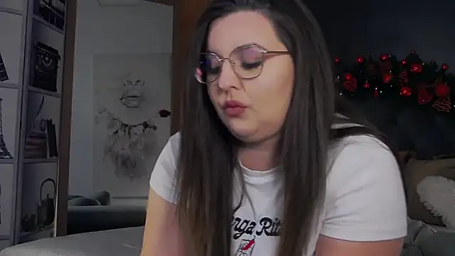 Mia Swano online show from 12.05.25