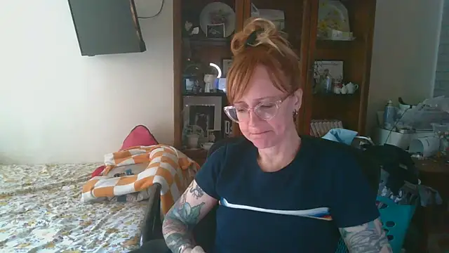 Snapshot of vintagelorraine chatting on 09.09.25 vintagelorraine online show from 09.09.25