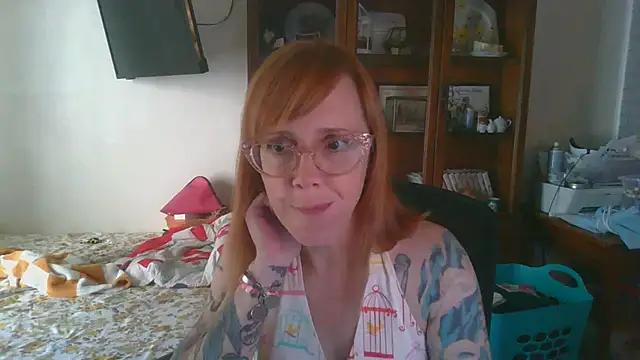 Snapshot of vintagelorraine chatting on 09.10.25 vintagelorraine online show from 09.10.25