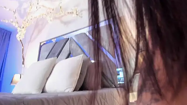 jasmincollin  online show from 10.07.25